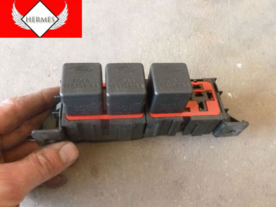 1998 Ford Expedition XLT - Relay Box 1